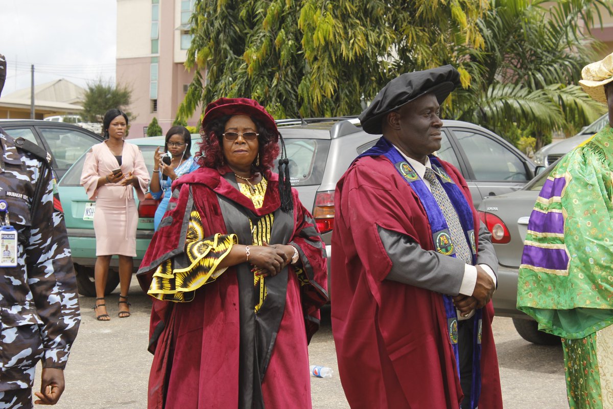 Imsuonline's tweet photo. 16th Induction Ceremony for the Graduands of Bachelor of Medical Laboratory Science in Imo State University led by the Registrar and Chief Executive of Medical Laboratory Association in Nigeria Mr Tosan Erhabor today October 14th, 2019.
#Education #ImoState #CleanImo #School https://t.co/9wwvQnnnUJ