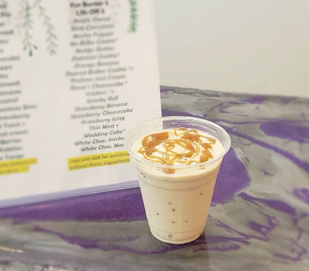 PaseoOKC's tweet image. Today is National Dessert Day! 🍩🍦🎂 Good thing we have some scrumptious sweets here in The Paseo just for you! 😋 

Enjoy coffee and a vegan + GF donut from @holeyrollersokc 
Or a delightful meal replacement shake from @paseonutrition