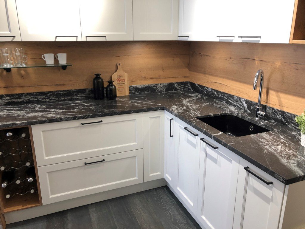 An Ex-Display Solid Ash Hacker Bristol Kitchen with Granite Worktops. Located in London - Please enquire about our dismantle and delivery service if needed. Kitchen: kitchenexchange.co.uk/buy-a-kitchen/…