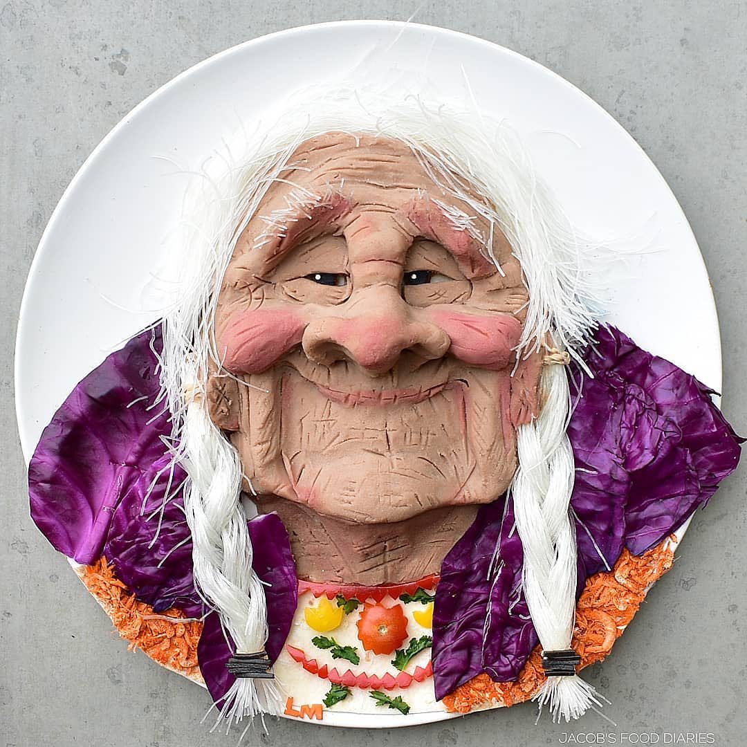 ecumple's tweet photo. 🥳 • "Mamá Coco" hecho con puré de papa, fideos, repollo morado, camarones, tortilla blanca, tomate 🎊
Créditos: 👉🏻 📸 @jacobs_food_diaries
#ecumple #food #comida #DIY #arte #coco https://t.co/pjW1GJiLKs