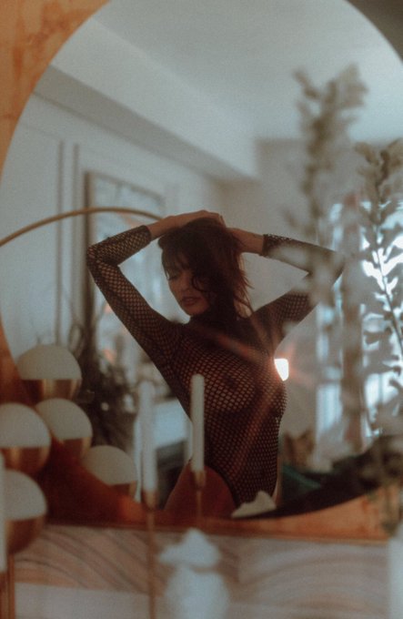 Watch Sabina Magic NYC 🪽🕊️☁️🪩's leaked NSFW photo on TwXstars