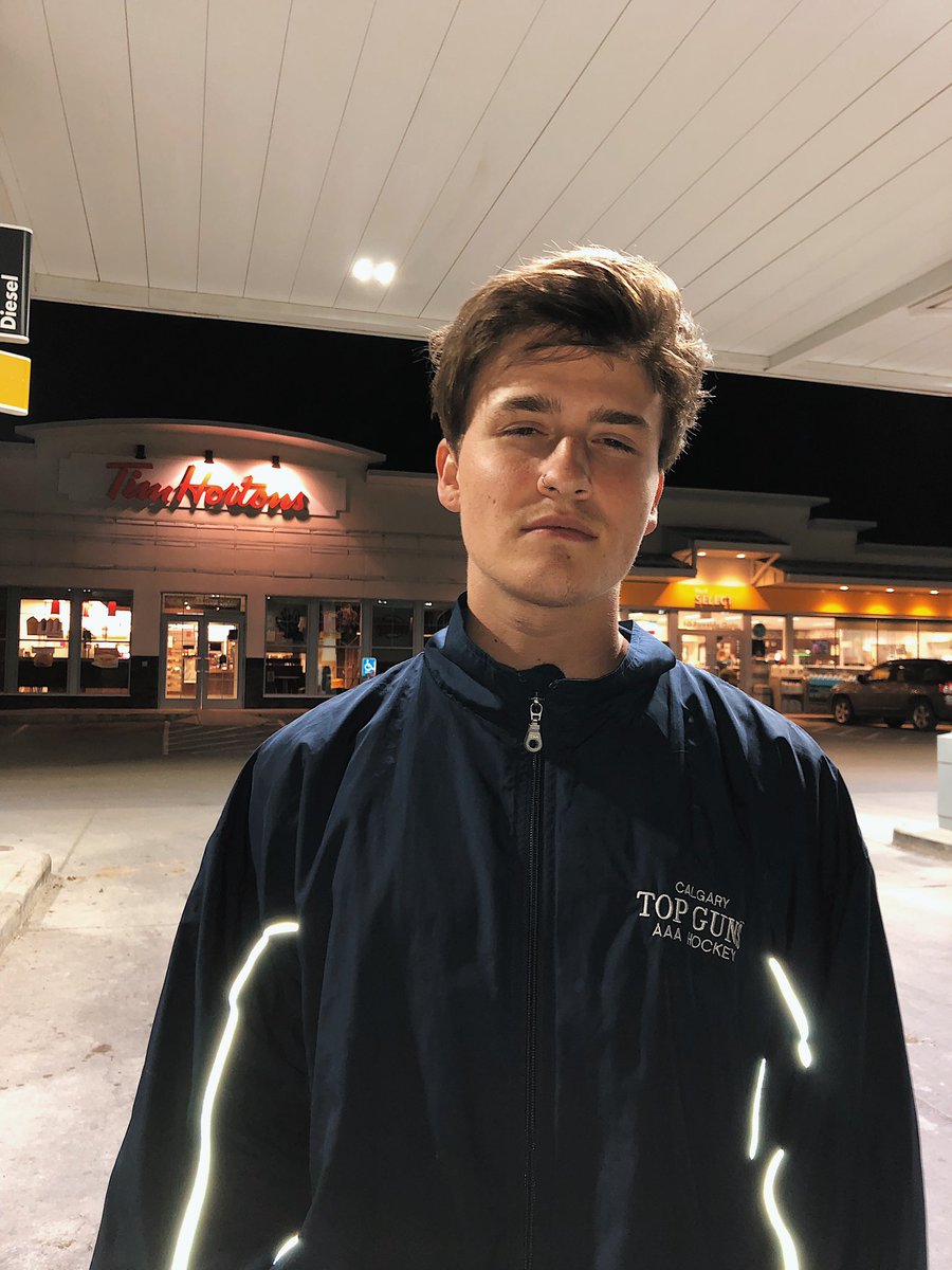 CrawfordCollins's tweet photo. these might be the most canadian photos i’ve ever taken🇨🇦 https://t.co/NlTxV9U7pL