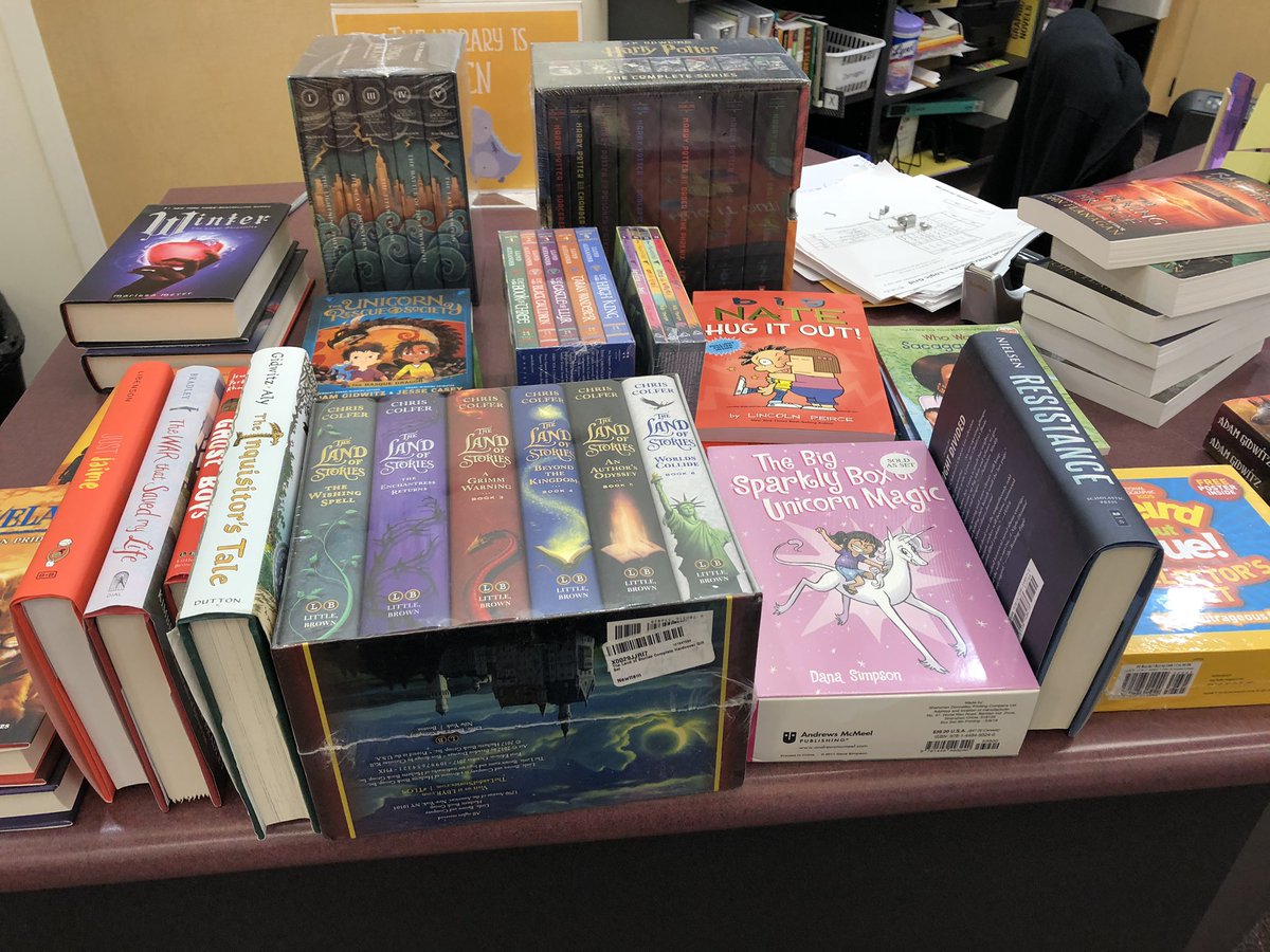 roseparklibrary's tweet photo. New books! New books! New books! https://t.co/leLOzSkdqD
