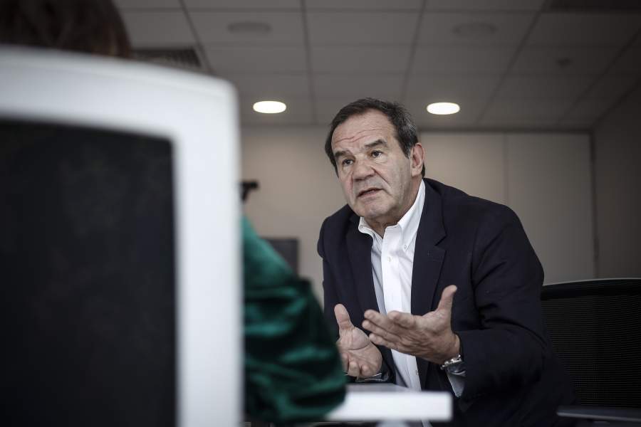latercera's tweet photo. Allamand y la jabonosa reintegración tributaria: "No existe ninguna fractura con el ministro Larraín" https://t.co/wLOqw2HTdc https://t.co/pXphIz8G99