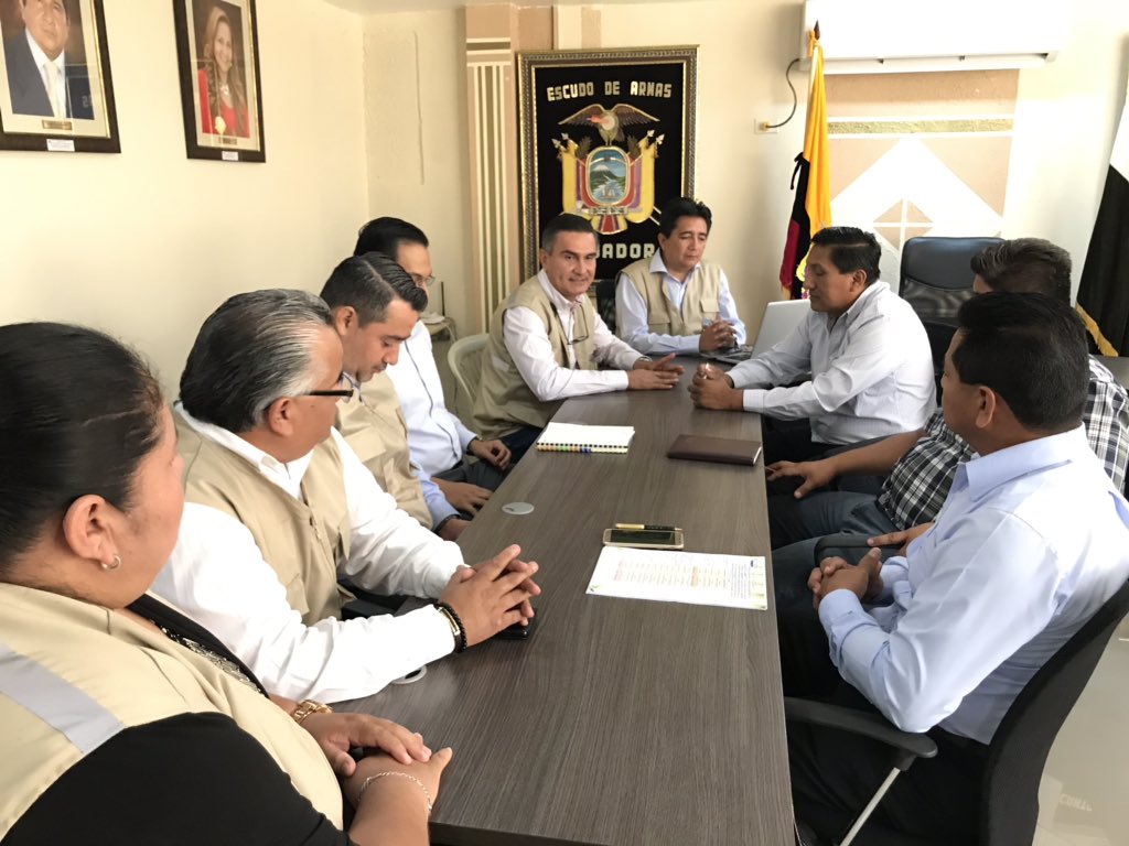 figconsul's tweet photo. Nos reunimos con los concejales y las direcciones de Planificación y Gestión Social de la Municipalidad de Isidro Ayora para el levantamiento de información en el marco de la construcción del PDYOT y PUGS. https://t.co/4DvhK9lWo7
