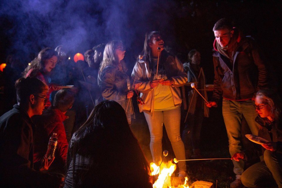 The wait is over! The Campfire Kickoff kicks off tonight at 6:30pm at the Duckpond Amphitheater! Come out for free food, acapella, and to support your favorite candidates! We hope to see you all there!🔥🍕🍪
And DON’T FORGET voting is NOW open through Friday on gobblerconnect!