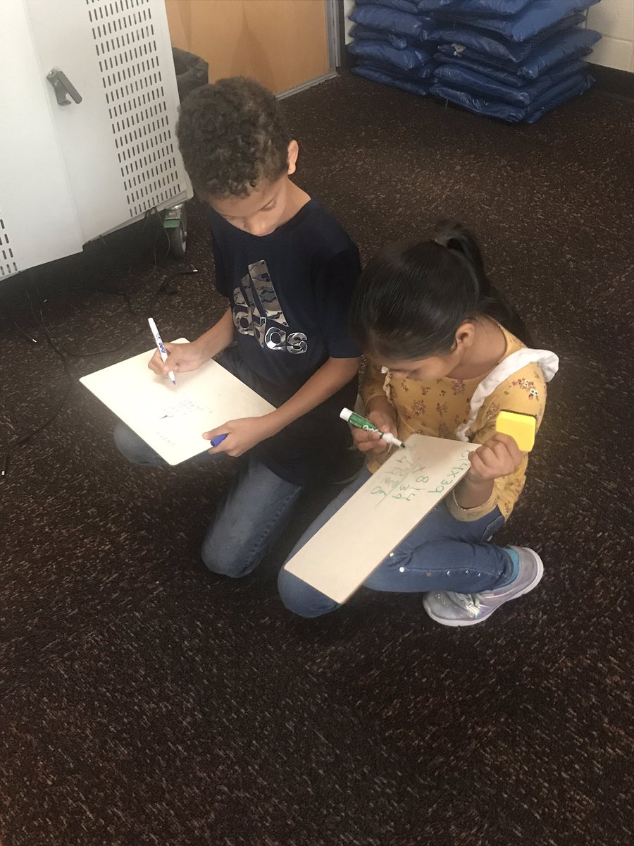 mrshughes_alert's tweet image. Multiplying with the area model and standard algorithm. @CatawbaTrail #ctelearning