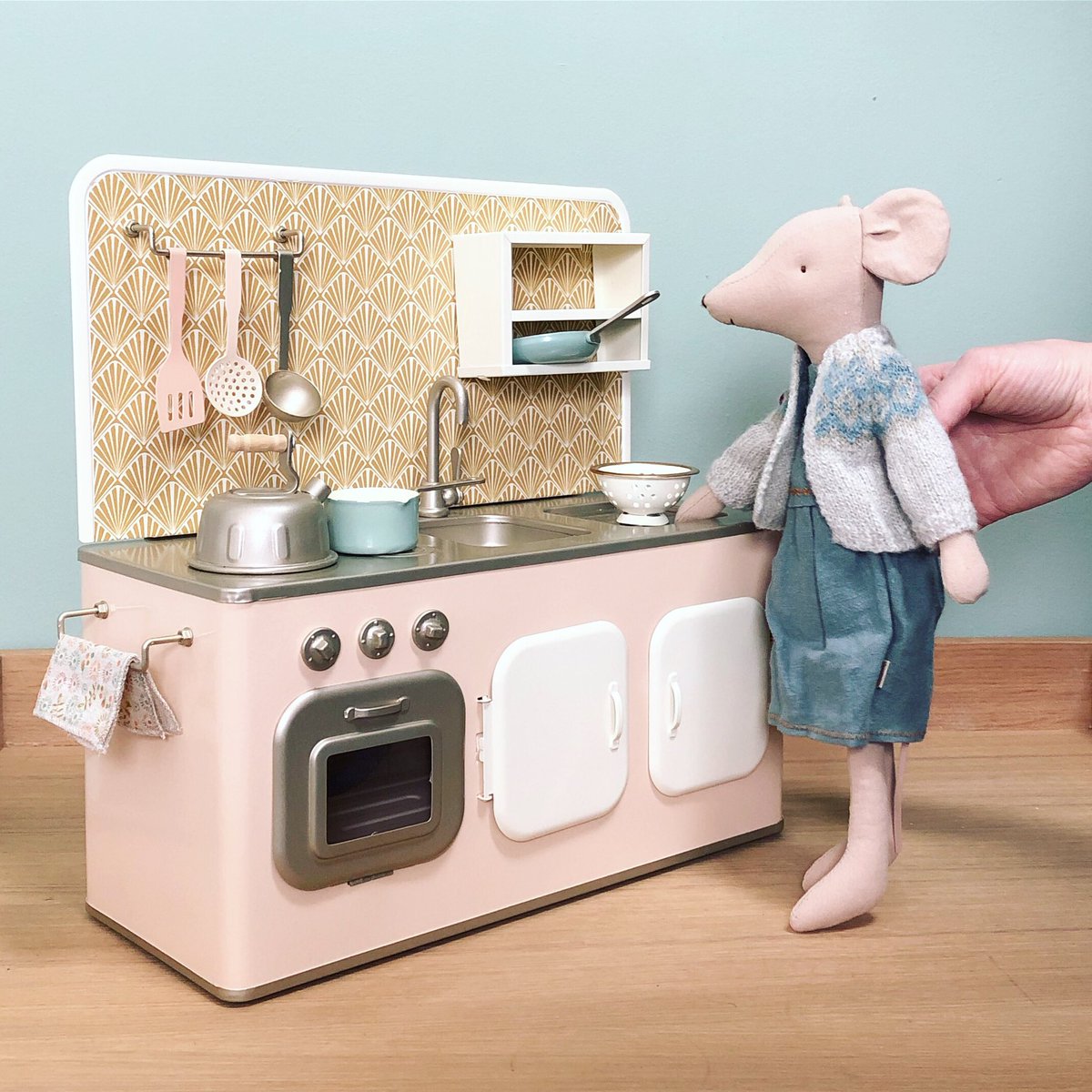 Goodness me we are absolutely captivated by the new @Mailleg products - this gorgeous retro kitchen and new winter mouse will be making their way onto the website tomorrow!