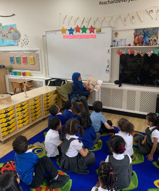 MrBoothY6's tweet photo. We did #SecretReaders again today - a Y6 child to every EYs & KS1 class to read them a story, but they don't know which child till they arrive. Have to give a massive shout out to this child who would NEVER have done anything like this before. She has grown in confidence so much! https://t.co/NwqJbzaVqn