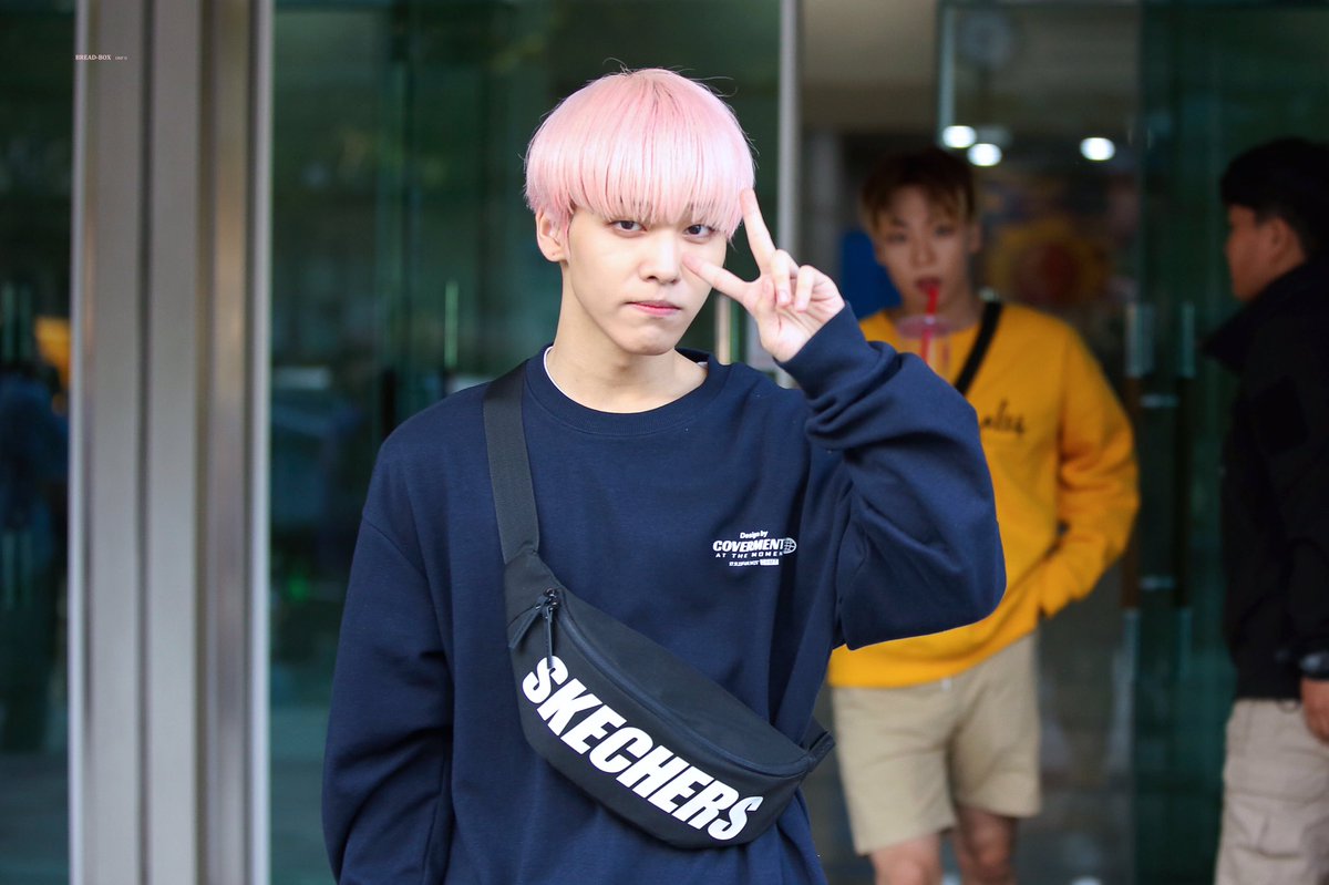 990316_breadbox's tweet photo. 191014 심플리케이팝 퇴근 HQ

귀요미 귀요미 🔥✊🏻

#유 #유토 #미즈구치유토 #미즈구치_유토 #U #YUTO #水口裕斗 #ゆうと #온앤오프 #ONF #オンエンオフ #Why #Bread_box 

#GO_YÜTO

@WM_ONOFF https://t.co/m2IPINNhUC