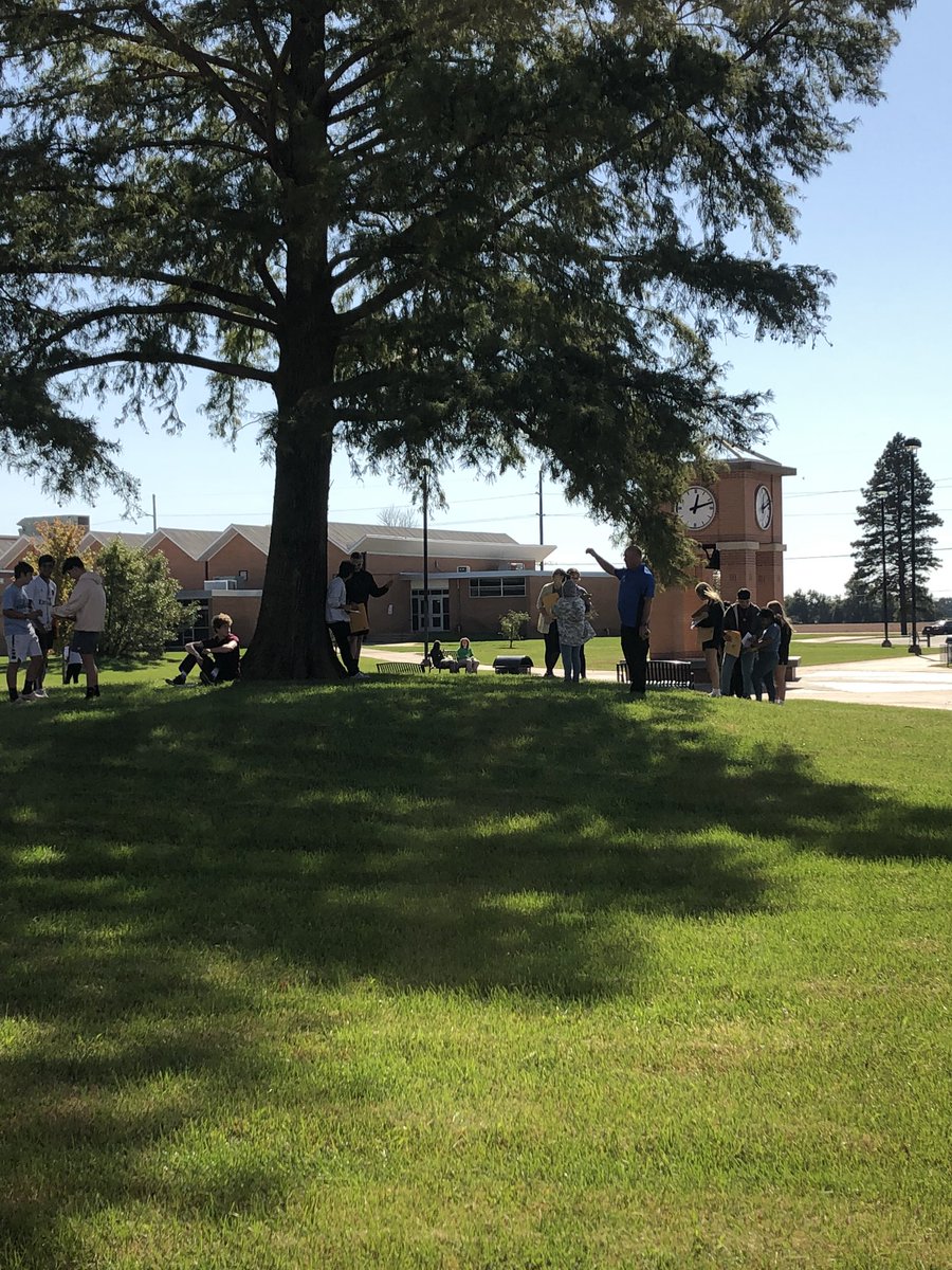 It’s a beautiful day to take the learning outside! <a href="/USD261/">USD 261 Haysville</a>