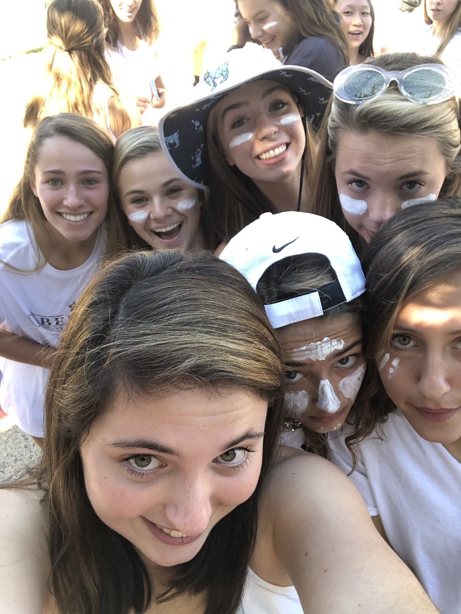 nat18959220's tweet photo. @AHSpiritWars #ahs10hoco https://t.co/TdmIPD8pZm