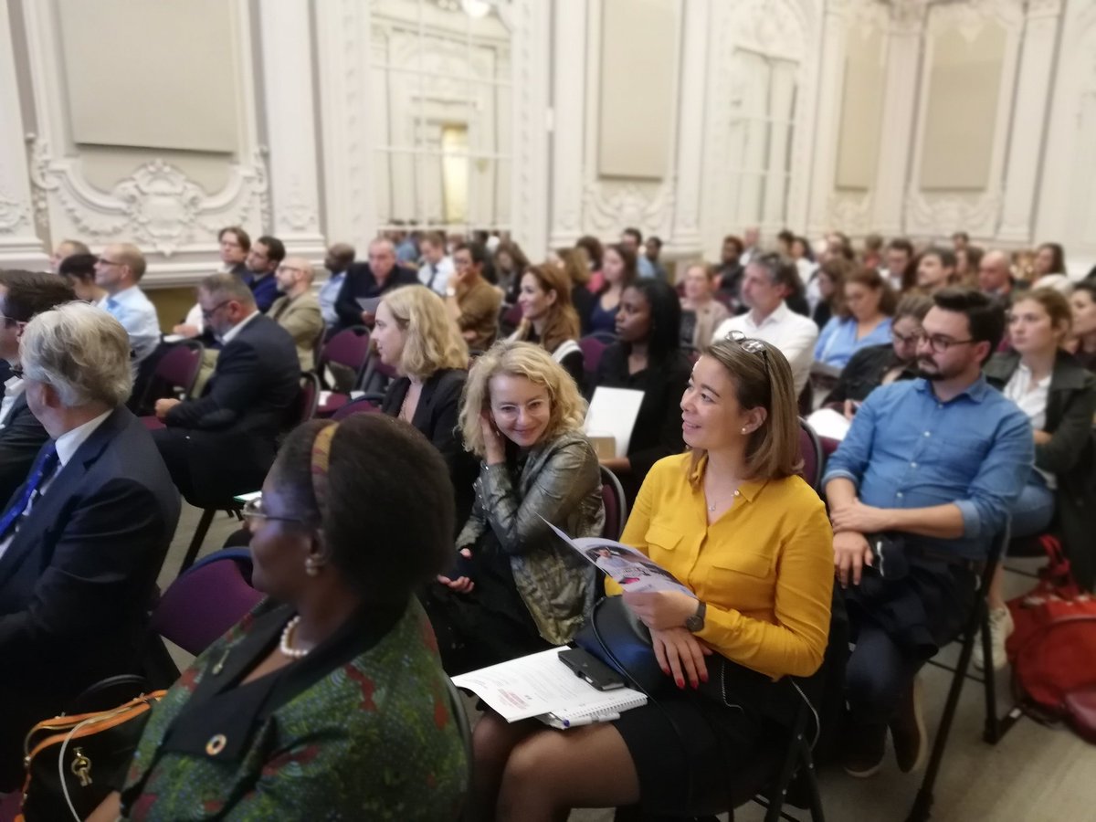 CCI_75's tweet photo. #EmploisFrancs π’ Les entrepreneurs tΓ©moignent :
βοΈ HΓ©lΓ¨ne Vaillant-Lenglin #GeneratorHostels #Paris10
βοΈ Sophie Lawson #MamAyoka, traiteur cuisines du monde #Paris18
π Ce soir Γ la @CCI_75 avec @Medef_75 @CPME_IDF @Prefet75_IDF @poleemploi_IDF
#Emploi https://t.co/pg9T2SkllE
