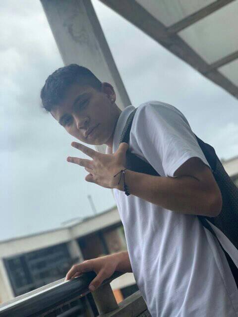 Este soy yo skjskjsksjs.