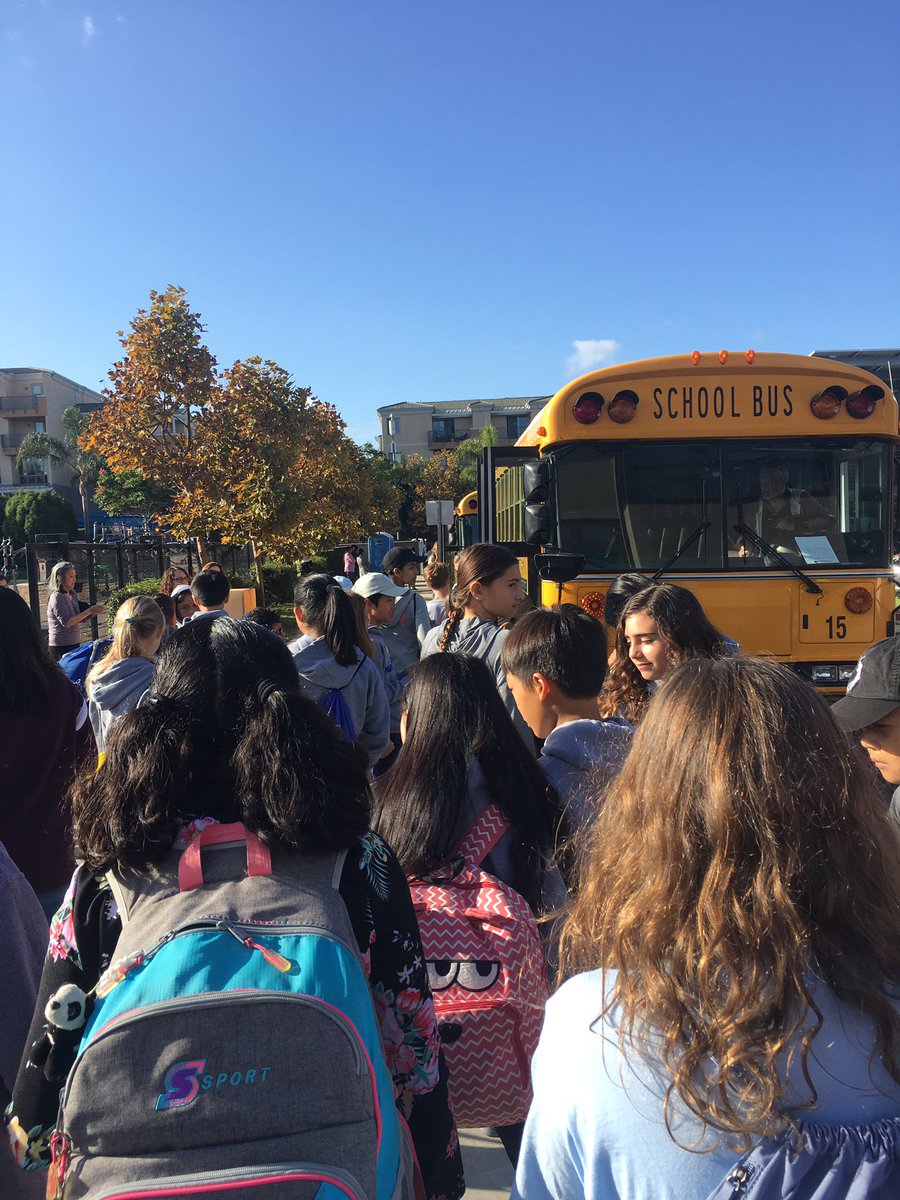SolanaPacific's tweet image. Over 170 happy 6th grade Sandpipers and ALL their belongings are headed up to Camp Cuyamaca for a week long adventure of learning and fun! Enjoy! #sbsdedu #sbsdsp