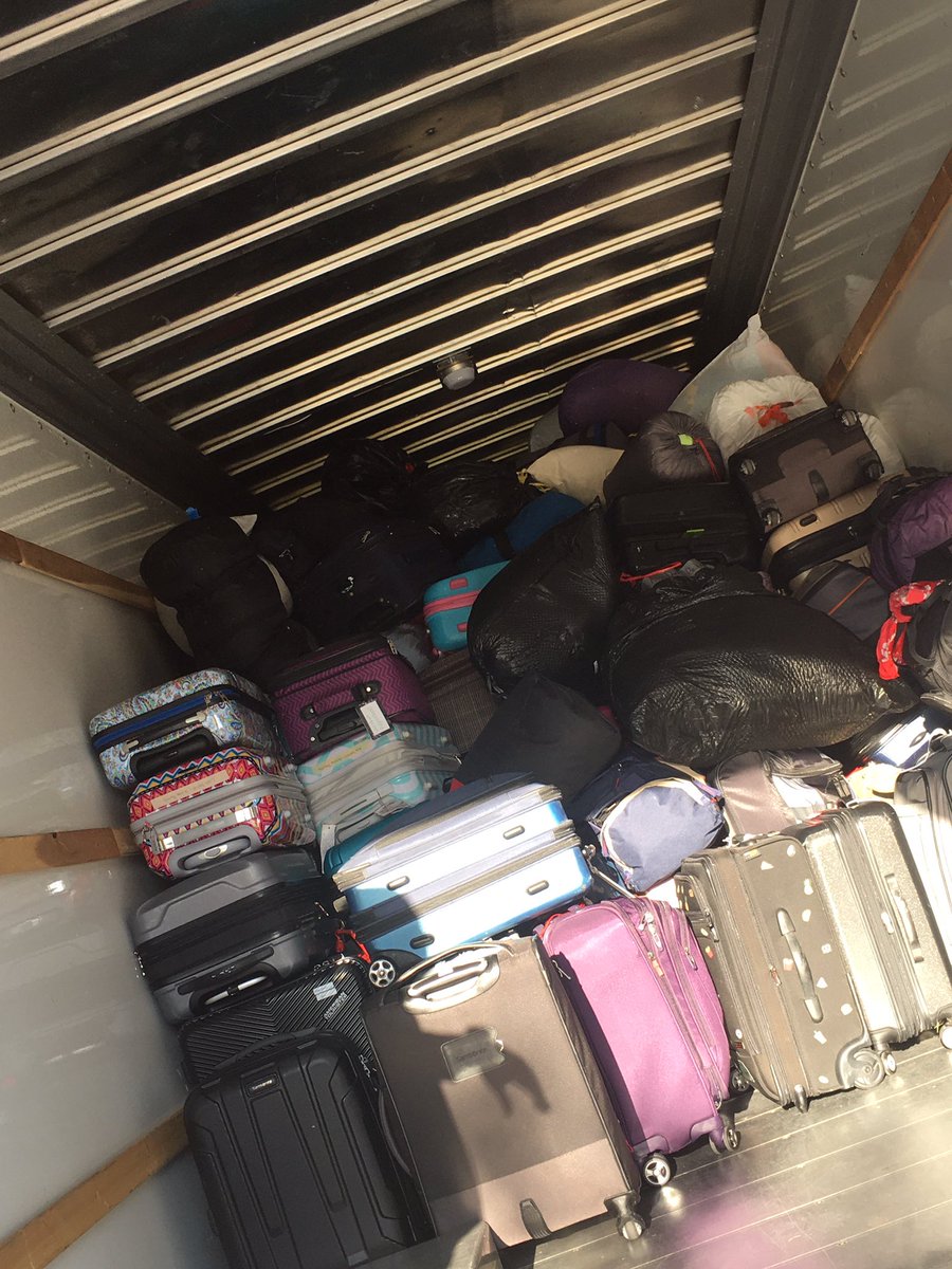 SolanaPacific's tweet image. Over 170 happy 6th grade Sandpipers and ALL their belongings are headed up to Camp Cuyamaca for a week long adventure of learning and fun! Enjoy! #sbsdedu #sbsdsp