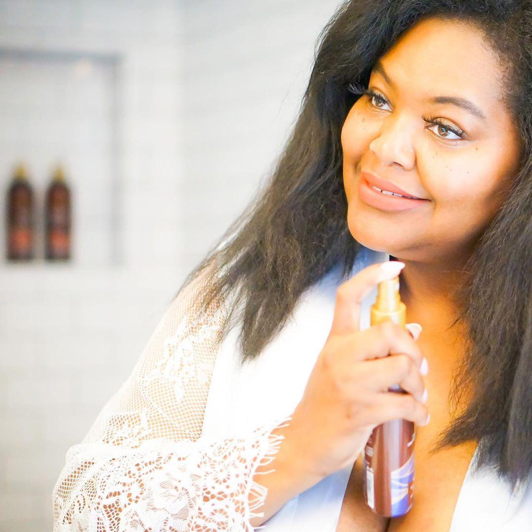 Did the heat of summer cause some serious dryness in your hair? <a href="/OhNikka/">OhNikka</a> loves how Silk Elements helps keep her mane strong, healthy, and tamed going into the Fall season
bit.ly/2nOVISa