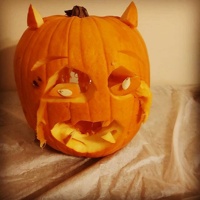 Pumpkin carving fun!! ift.tt/2OTN2oq