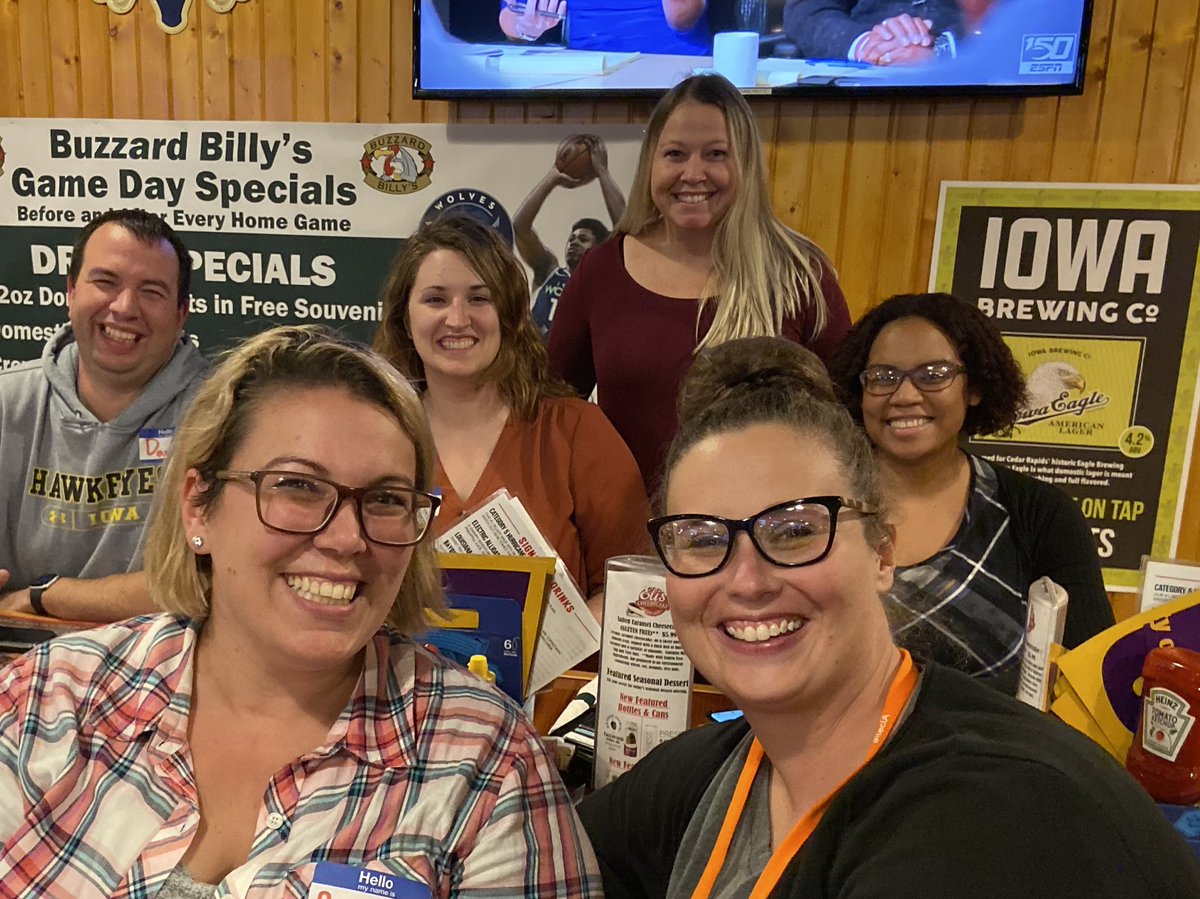 SenoraStull's tweet photo. #it_uni17 cohort reunion at ITEC @Winslow4thGrade @MrBrahn @ErinHoffman26 @TrinaSerrano79 @Sara_Butcher00 https://t.co/6GQyLGNHdy