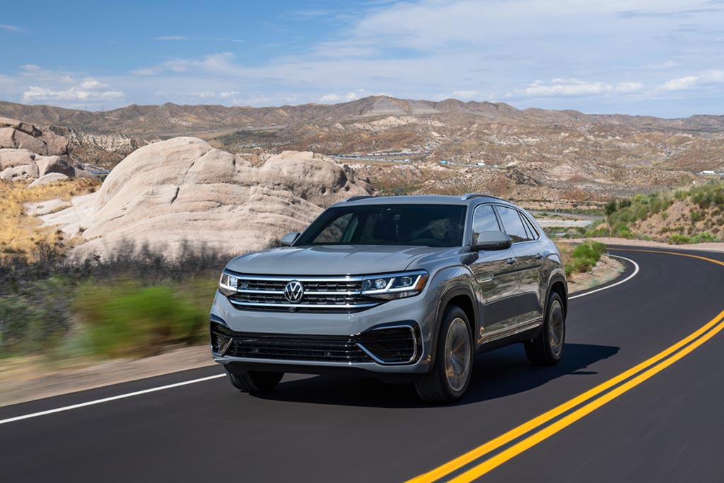 Volkswagen amplía su familia de SUVs con el nuevo Atlas Cross Sport, tiene carrocería tipo coupé, espacio para cinco pasajeros y dos motorizaciones de hasta 276 hp https://t.co/LiB9cmiMSe https://t.co/w0QYpuetvu