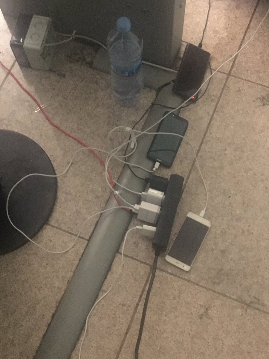 débruit tweet media