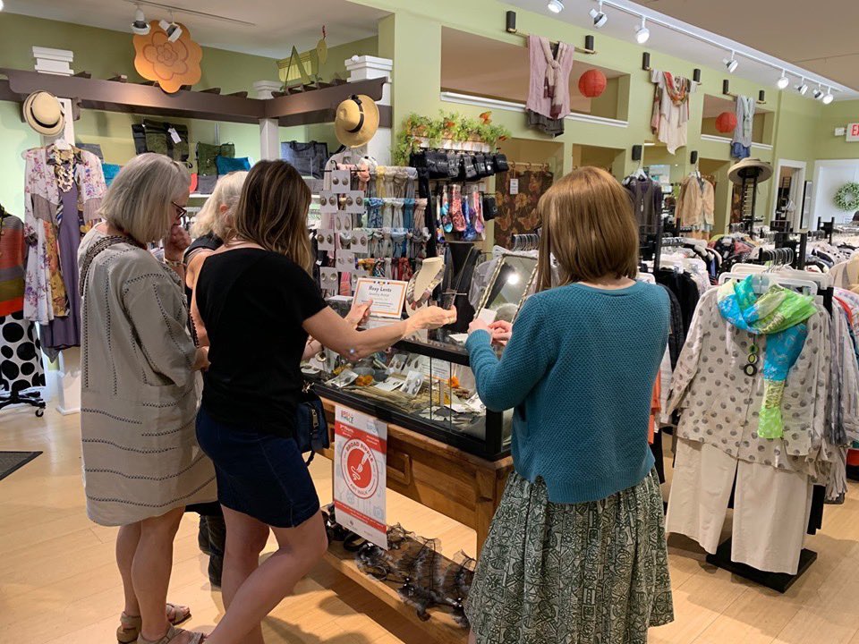 broadrippleindy's tweet photo. Broad Ripple Art Walk this Thursday 5-8:00 in the Village with 20 destinations!! Go to https://t.co/LQaeLEOEYE. #brartwalk #broadripple https://t.co/UXPKuNpgi5
