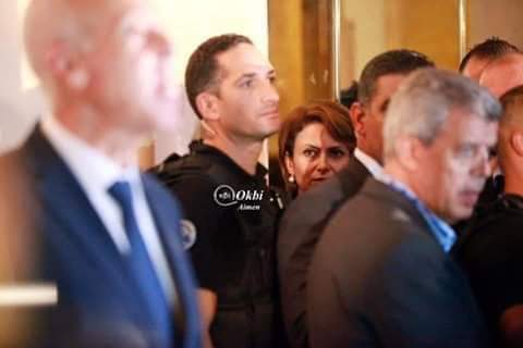 Abir_sol's tweet photo. #عن_الحب_أتحدث 
💓💓💓💓💓💓💓ما جمل تلك النظرات التى تسرقها فى خلسة من جميع وكانها تقول ذالك الذي اخترته ولم ينتبه اليه احد💕
نطْرات زوجة تتجا��ل كل الحضور لتراقب رفيق الدرب 😍
عيونها تقول ، انا معك و سأبقى معك و معا سنكمل المشوار ❤ https://t.co/WgBgrLrluV
