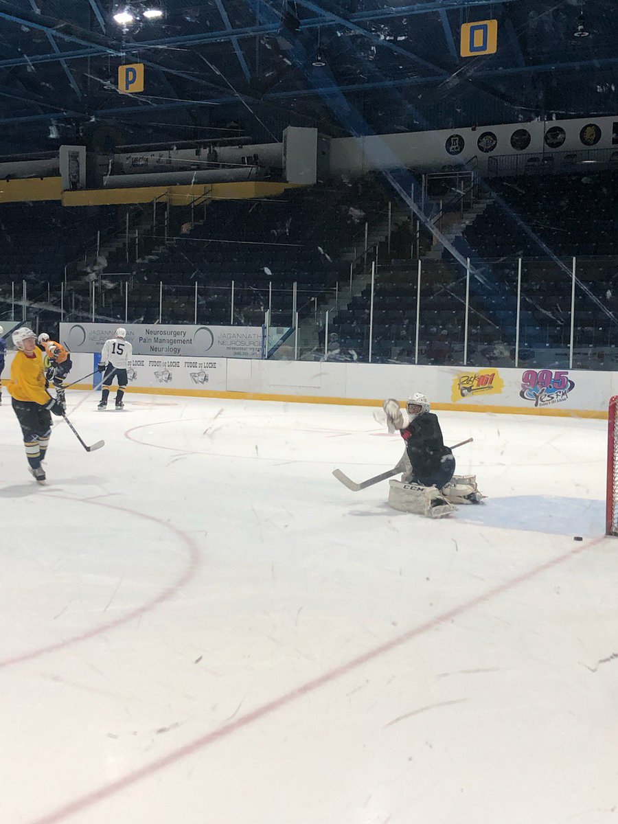 KLGoldMiners's tweet photo. Boys had a workout at Lake Superior State University this afternoon. #GreatFacilty Thanks @HockeyLSSU https://t.co/ITRLLZWFrh