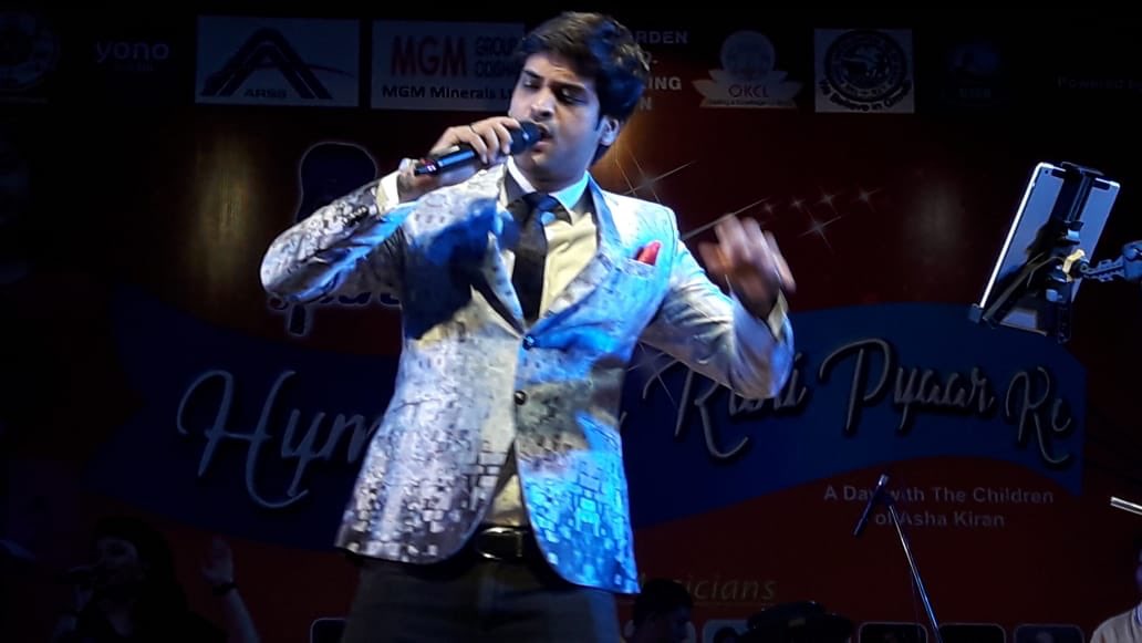 swayammusic's tweet photo. Had an amazing show at @Rabindramandap with amazing co-singers
#ItsShowtime https://t.co/njgor59F8Q