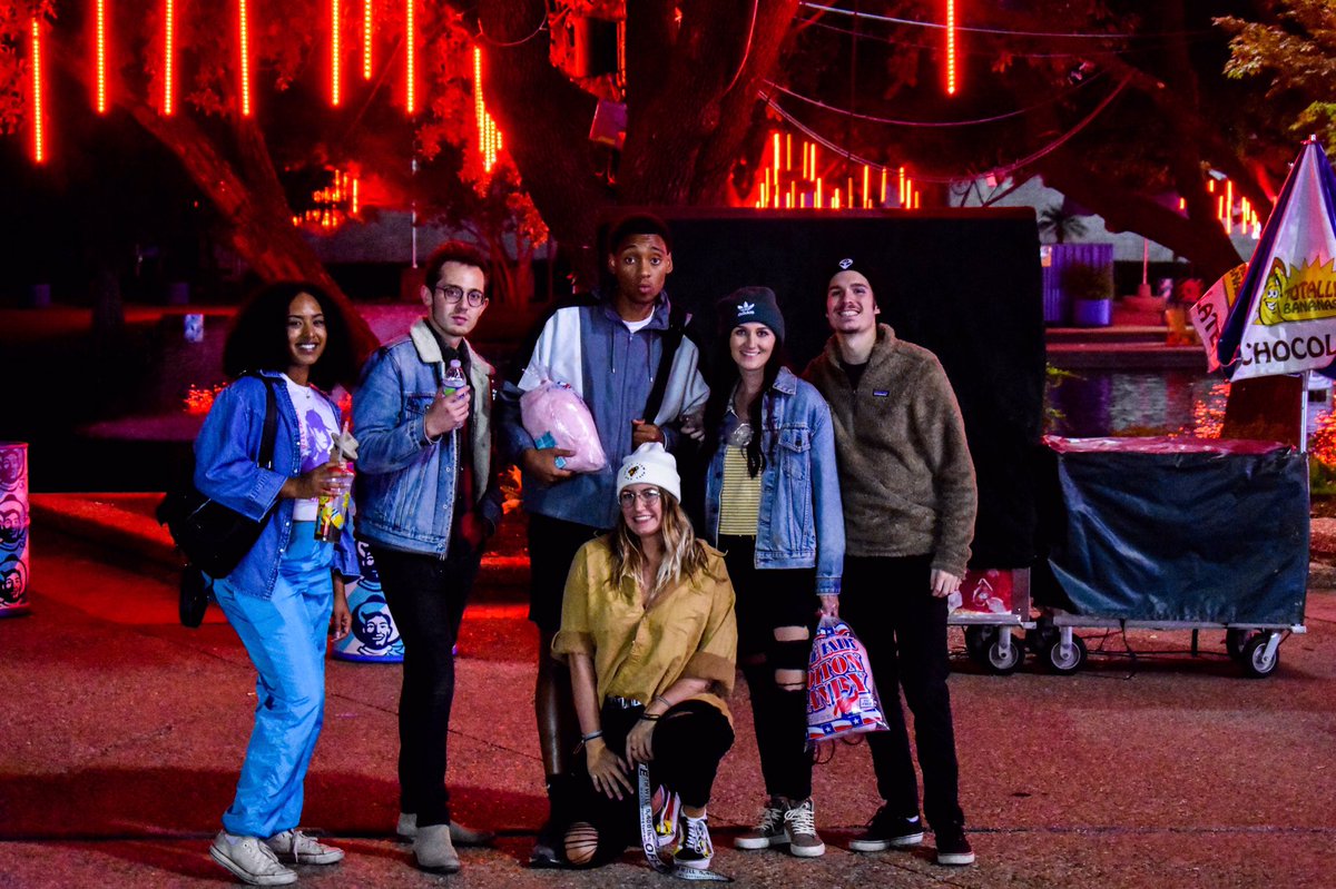 _erynbrynn's tweet photo. just mobbin with the squad, what’s new? 😴🎡 @jarrodwinston https://t.co/Dlt988PaSj