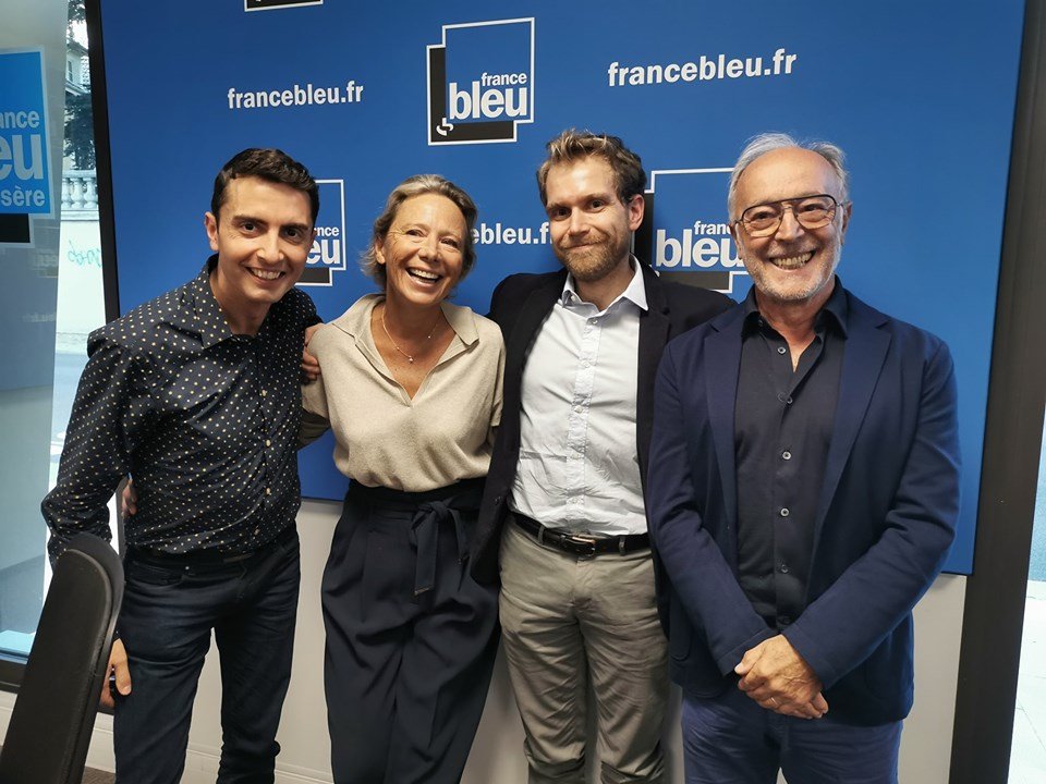 eurekaslameur's tweet photo. Merci à toute l'équipe de @bleu_isere pour son accueil ce lundi et merci à @NellyGautier et David Coven de m'avoir donné l'occasion de présenter un live un extrait inédit du futur album !🙏🔥 https://t.co/HP4yLyjC34