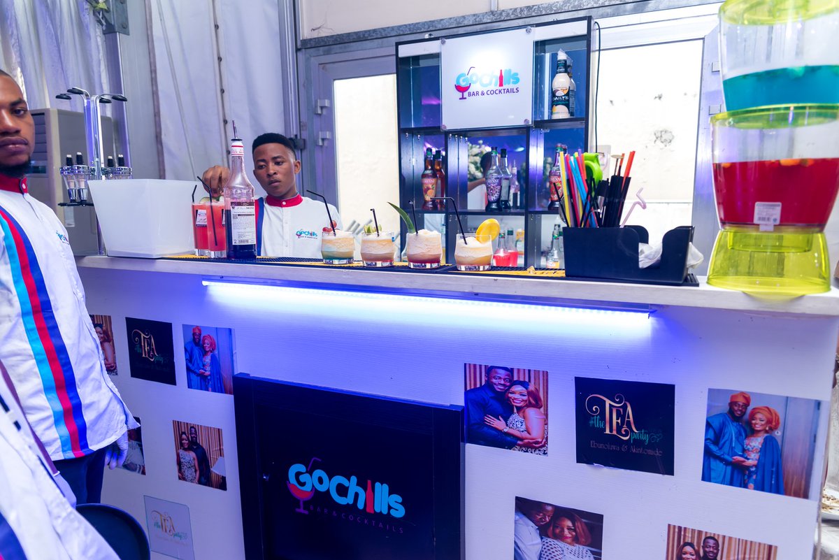 AdeMagnus's tweet photo. Your favorite mobile bar service PLUG...
-Drinks Service
-Cocktails and Mocktails
-Mobile bar and Lounge services

Contact @GoChillsBar and thank me later... https://t.co/BVf2aKnCZA
