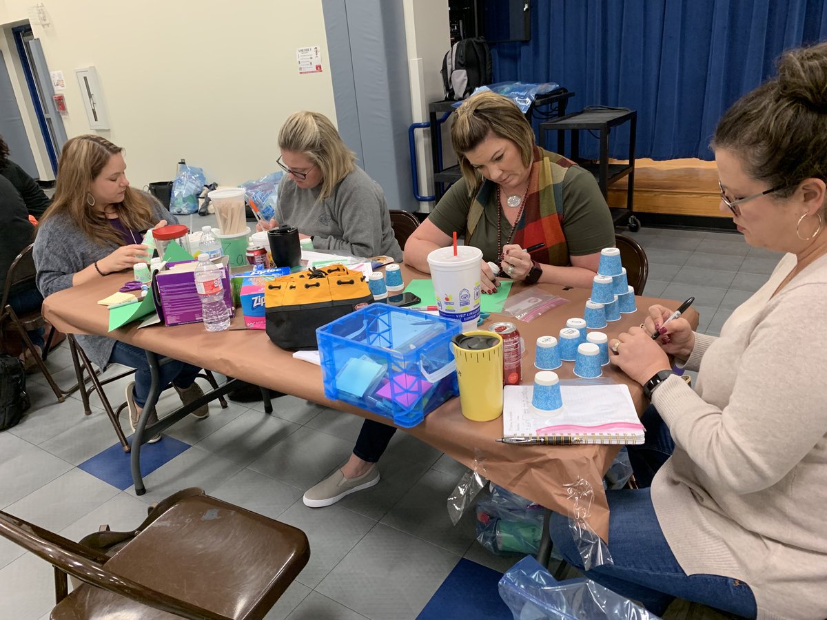 langfordsuzanne's tweet photo. Dunbar is engaged in Make &amp; Take: Decomposing within 20 ! #lufkinlearns #dunbartigerpride https://t.co/oq3kFX8XEe