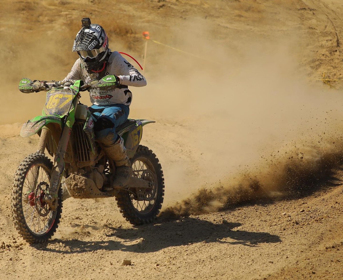 🔔Ring the BELL!🔔 After knocking on the door of the top step of the podium all season long, <a href="/zachbell100/">Zach Bell</a> finally rang the bell crossing the finish line in first place aboard his <a href="/pckawasaki/">Precision Concepts Race Team</a> KX450 this weekend at Honolulu Hills!
#TeamGreen #RaceKX #WORCS