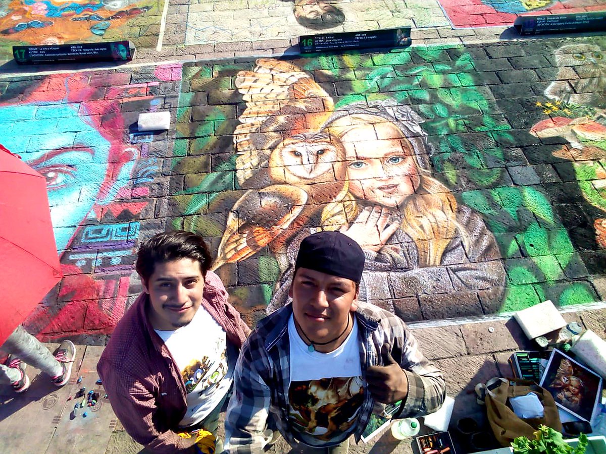 GobSanNicolas's tweet photo. #OrgulloSN 💪 | El talento nicolaíta destaca en cualquier lugar. Tal fue el caso del Festival Bella Vía 2019 🎉🎨, donde nuestros artistas plasmaron con sus pinturas composiciones sublimes de gran nivel.

¡Gracias por poner en alto el nombre de San Nicolás! 👏🏻 https://t.co/eGCnvHZr8o