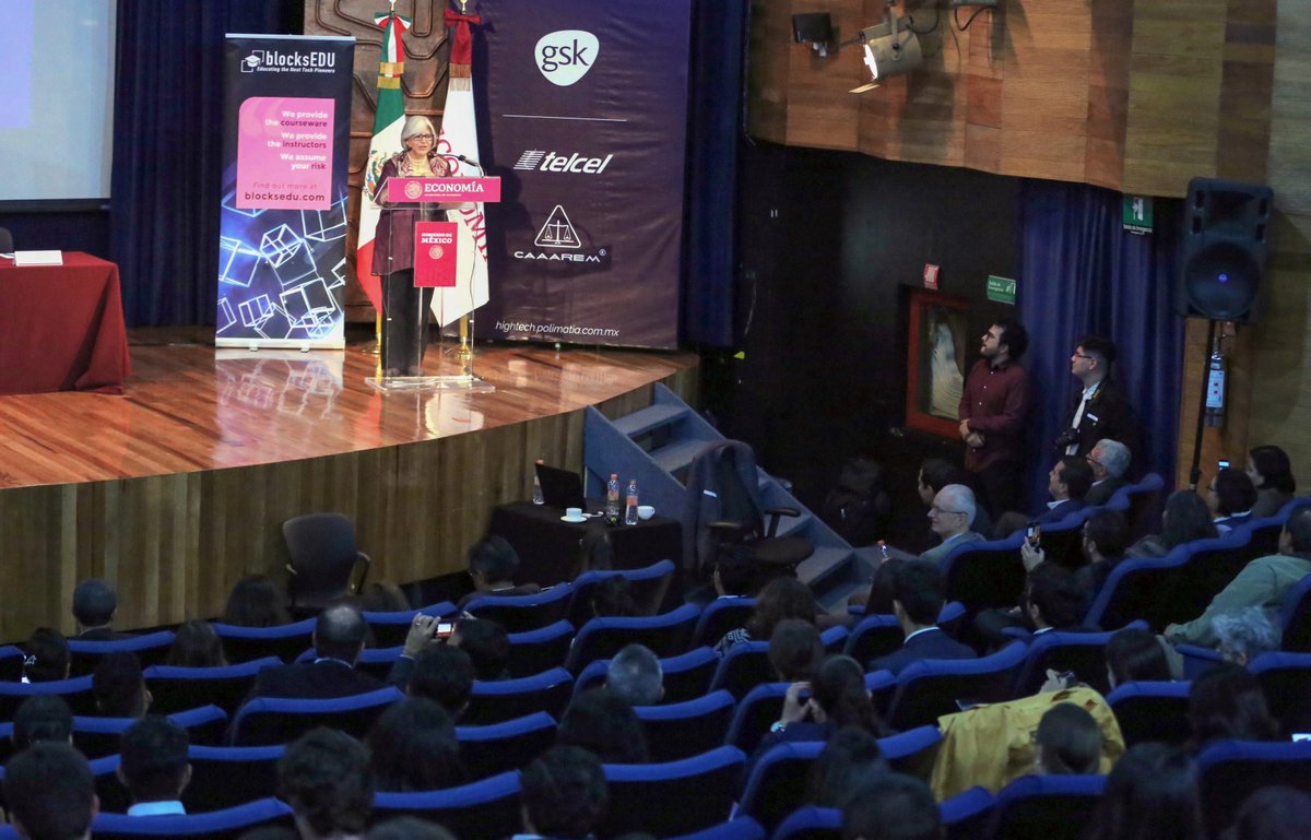 SE_mx's tweet photo. #Comunicado | Economia y @Asoc_InternetMX  promoverán el desarrollo de #Blockchain para acelerar la datificación de la economía nacional. https://t.co/GDgPL0WSTz

#BlockchainMéxico
#innovación
#EconomíaIncluyente https://t.co/axxL0e2M8k