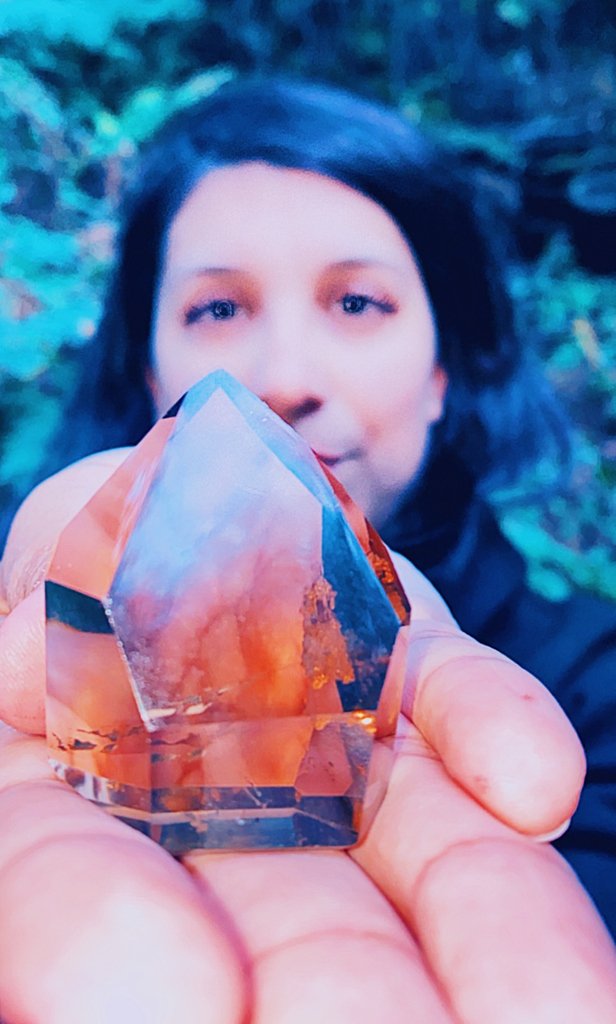 thefouram's tweet photo. 💎One of my favorite crystals in the fouram collection is this smoky quartz which activates the #rootchakra. When it's unbalanced, we feel fear, anxiety, and worry. It's almost impossible to live in the moment. #thefouram 
#crystals #healingcrystals #smokyquartz #crystalshop https://t.co/rlc73xmxVr