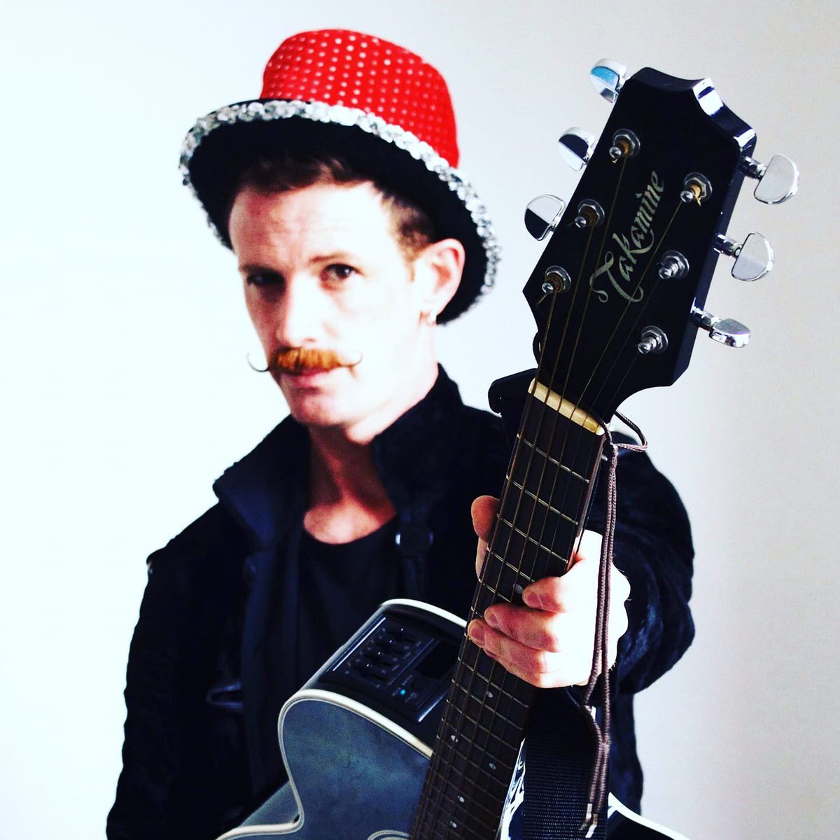 Join @mrredhatt tonight for the Stane Street Spectacular Open Mic Night!! Whoop! Expect #fun , #frolics , #guitars , #music and erm, more frolics! Ooooh yeah!! Sign up from 7pm yo! #openmic #london #gigs #livemusic