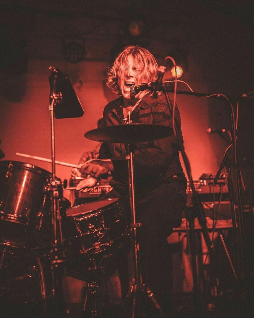 samhuddlestonxp's tweet photo. @tysegall And The Freedom Band last night on their final night of 3 sold out shows at Oval space! And to see them blasting out First Taste and Manipulator in full! OooooSh! 🤯

.

.

#TySegall #freedomband #tysegallandthefreedomband #fuzz #Sloppo #gon… https://t.co/7hCEax8d6P https://t.co/SwwrozphgA