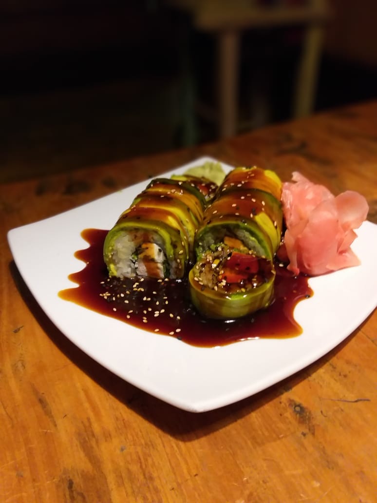 elestabloresto's tweet photo. 🤤 Nuestros rolls son parte de nuestra carta desde hace muchos años 👌… ¡Te los recomendamos al 100%! 😋
Llama al ☎️: 2 2738 8533 y reserva tu mesa para disfrutar de esta ¡Exquisitez! 👌
…
#ElEstabloResto #Chicureo https://t.co/vYHNLxRHiH