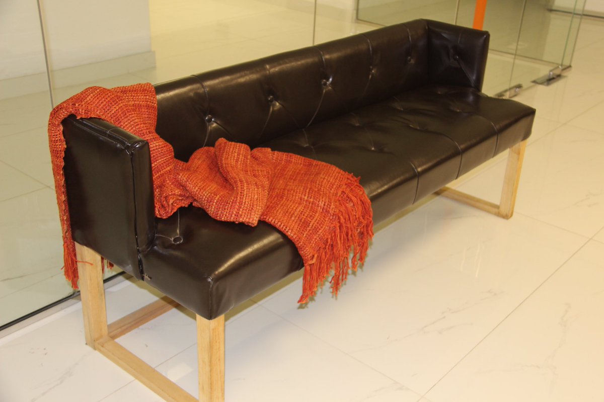 DunimakOfficial's tweet photo. DUNIMAK Flagship Store designed by Simone Cagnazzo houses collections from MarmoElite | Fondovalle | @dornbracht | Alape | @neroceramica | CSABoxDoccia | @Lzflamps | Q+D Galeo and many more. #DUNIMAK #SriLanka #design #interiordesign #Italy #Germany #Spain https://t.co/KsBkr2djeI
