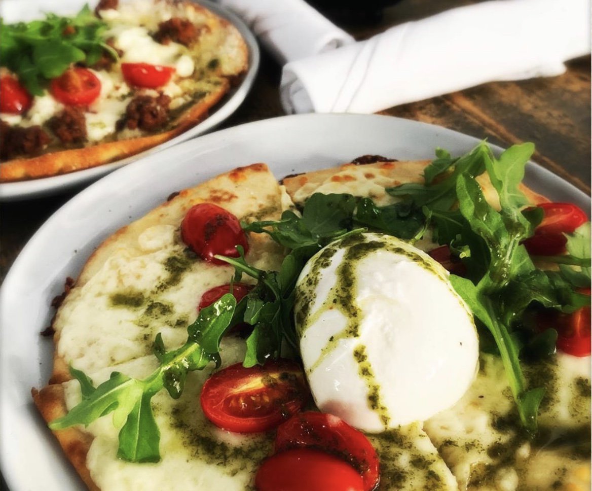 keywestfoodtour's tweet image. Let's make #MondayPizzaNight a thing.🍕 Who's in?🤤
Make it happen at #nineonefive