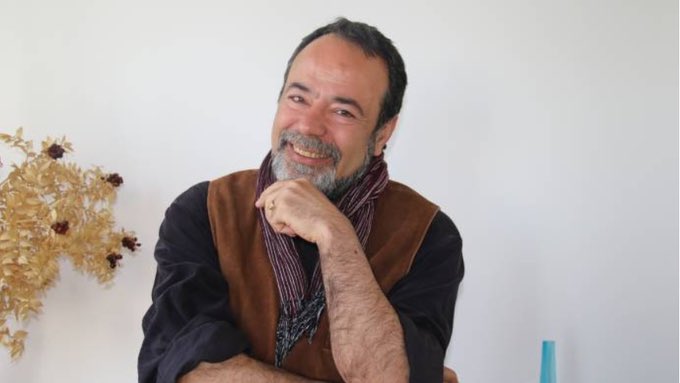 BarisAkademik's tweet photo. Dostumuz, barış savunucusu Mutlu Öztürk “Savaşa Hayır, Barış Hemen Şimdi!” dediği için dün gözaltına alındı, bugün tutuklandı. 

Hep söyledik, barış talep etmek suç olamaz, #MutluÖztürkeÖzgürlük‼️ https://t.co/M3Nkc7oqxL