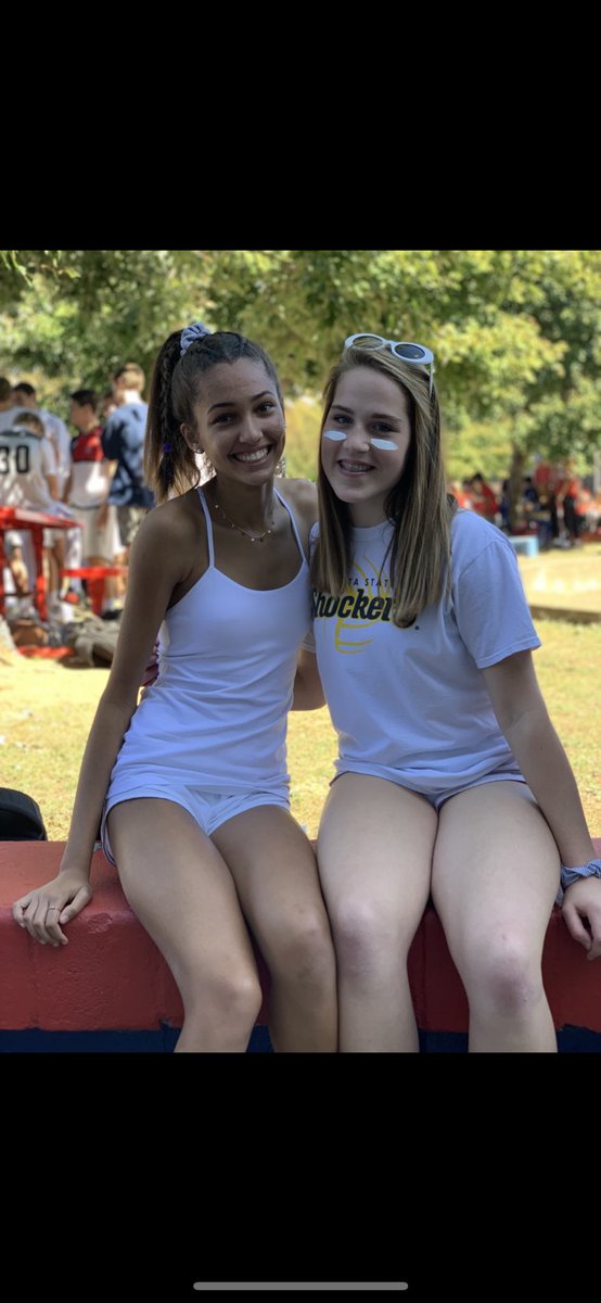 maddyott's tweet photo. #ahs10hoco @AHSpiritWars https://t.co/KA6eBQJnim