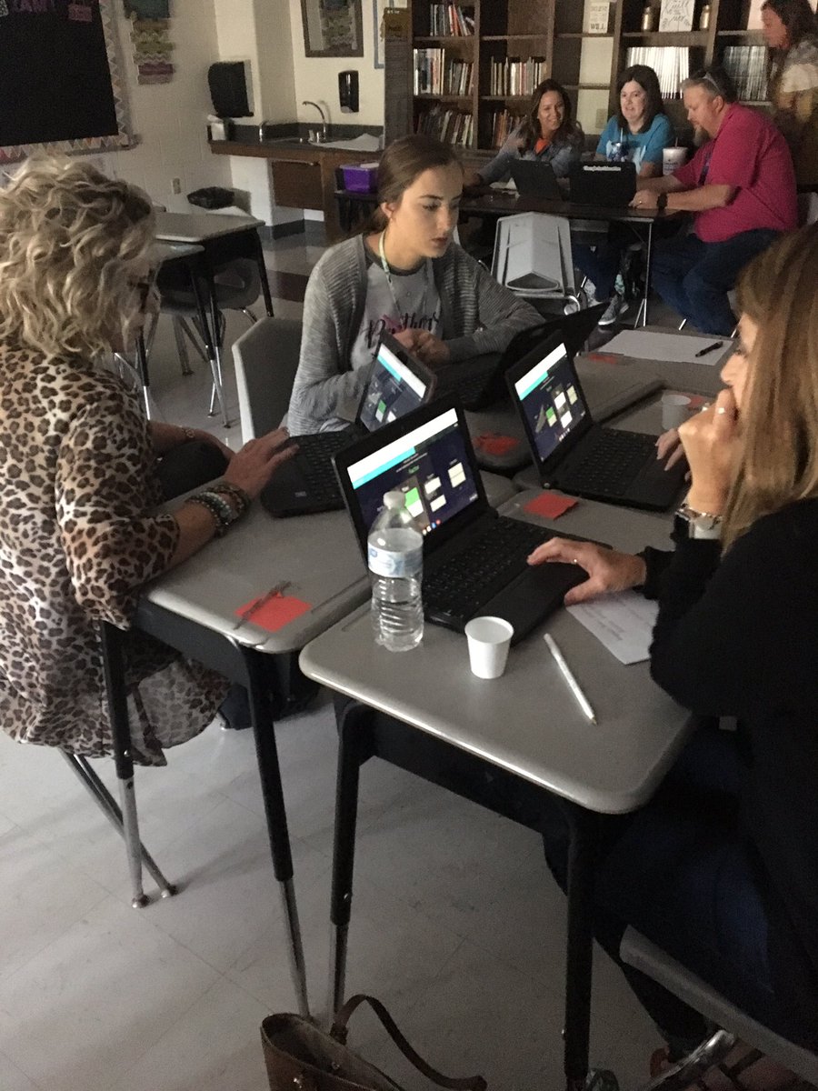 Teaching T’s about incorporating math literature and vocabulary in their classrooms with <a href="/KoettermomX2/">Andrea Koetter</a>! <a href="/WFISDschools/">Wichita Falls ISD</a> #districtstaffdevelopment #bebold #iamwfisd