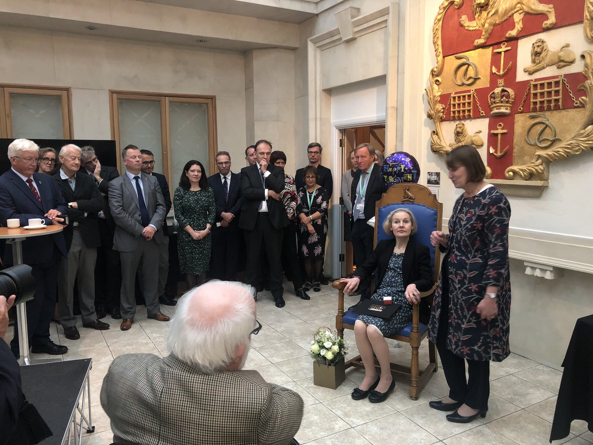 President of ACPGBI Nicola Fearnhead presenting Anne O’Mara with the Geoff Oates medal at a ceremony to mark her retirement