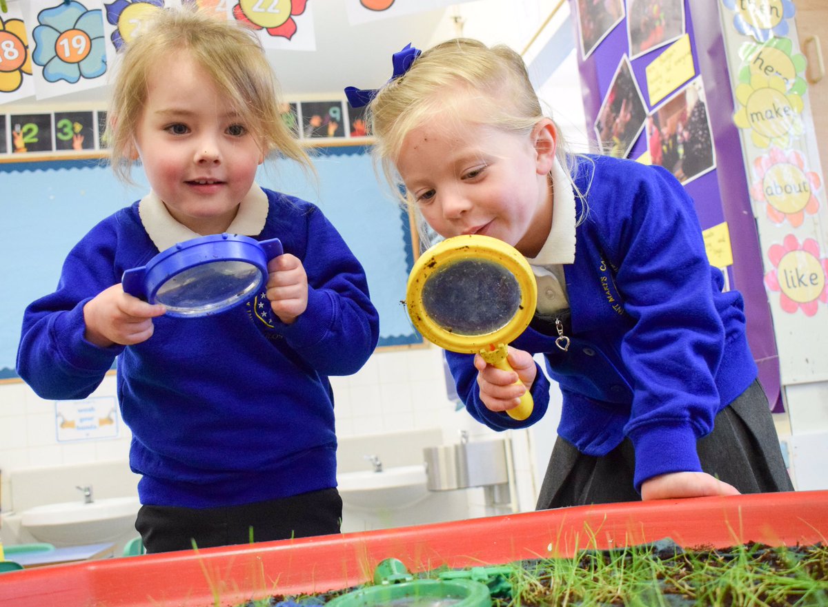 stmarysglossop's tweet photo. This Thursday we open the doors to our current parents / carers. Parents will have opportunity to spend time in their child’s classroom and meet with members of the Leadership Team over a coffee. Join us in the hall from 9am. #SeeUsInAction #ChallengeCurriculum #Glossop #OpenDay https://t.co/JfNahGj2J2