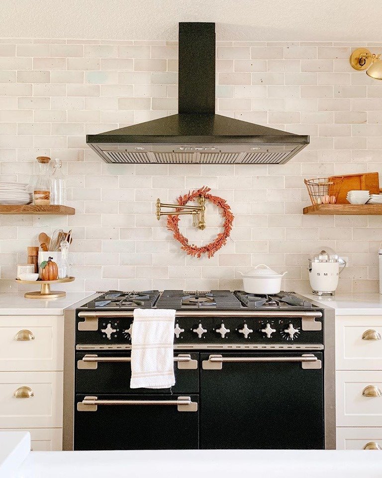 Are you ready for fall? #falldecor #kitchendecor #kitchendesign #agaelise