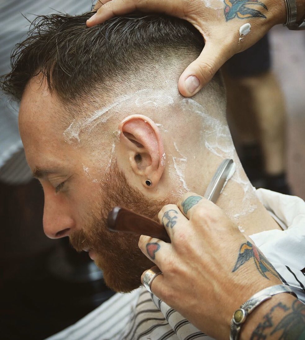 BarbertownWorcs's tweet photo. Some more Boozers..Cruisers & Pomade users .. to pass through the Saloon and Parlours .. 💈..
#StaySharp Guys and Visit Your Barber ..
we Got Your backs ..
#WorcestershireHour
#Barbertown #barber https://t.co/DkBzEyM7gF