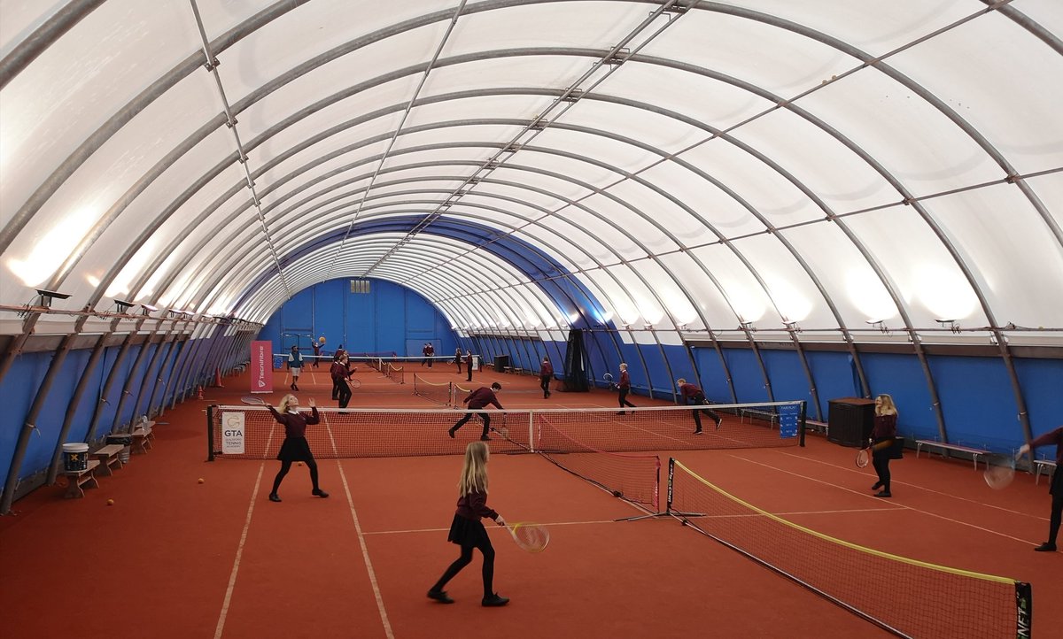Rod_Sport's tweet image. Wow @GuildfordTennis 😲 What a facility! 10GCSE PE S's loved the intro session and high quality coaching! 🎾🎾  #sameagainnextweek #thankyouChris